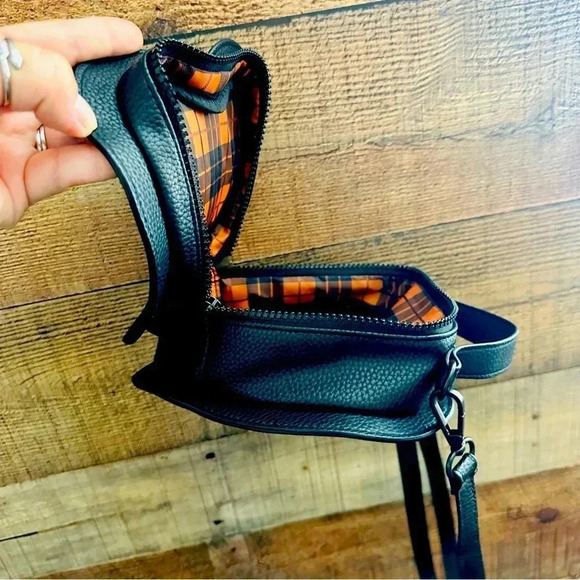 Sold Out Rare Melt Cosmetics Fatally Yours Heart Crossbody - Picture 8 of 9